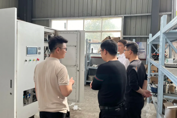 武漢市農(nóng)業(yè)科學(xué)院農(nóng)機(jī)所王所長、廖劍博士蒞臨湖北扶星參觀交流